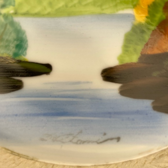 Vintage Hand Painted Plate Made in Japan Ready to be Hung or Displayed - Picture 6 of 7